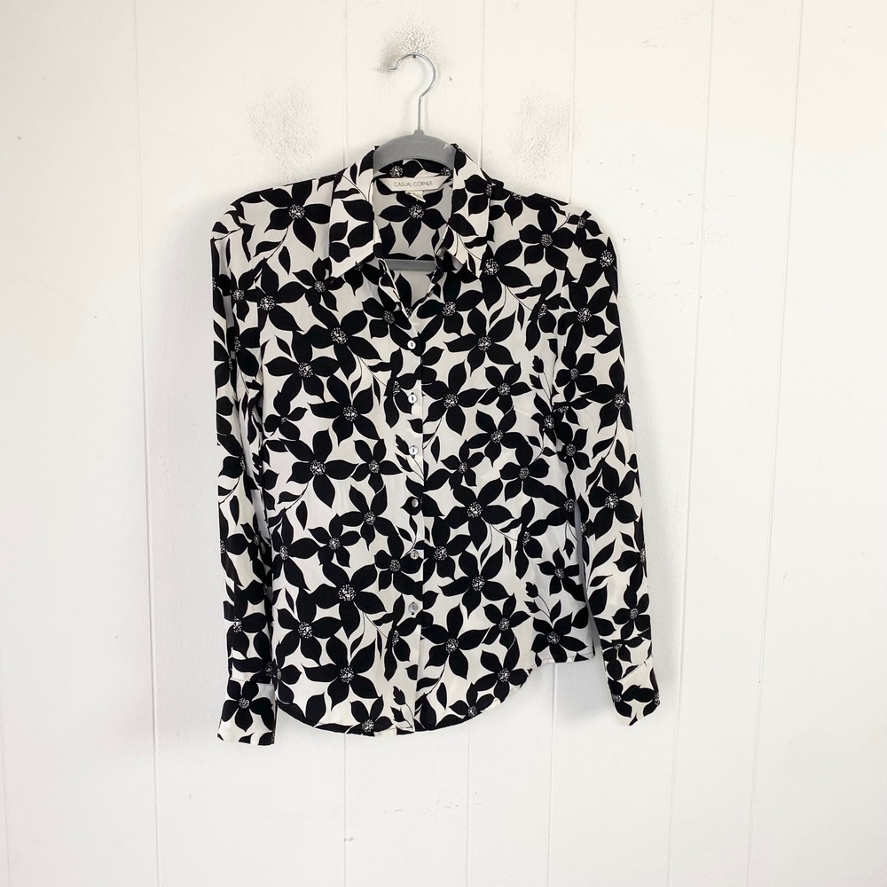Casual Corner 100% Silk Blouse Womens 2 Black White Floral Button Down Shirt